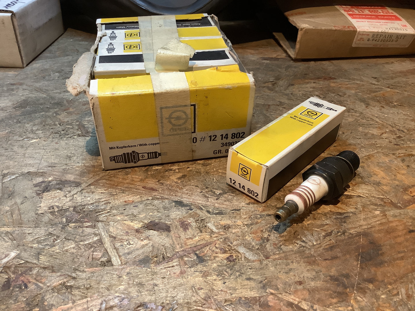 Opel Kadett C/E, Rekord D/E, Corsa A/B Zündkerze Original Opel NEU