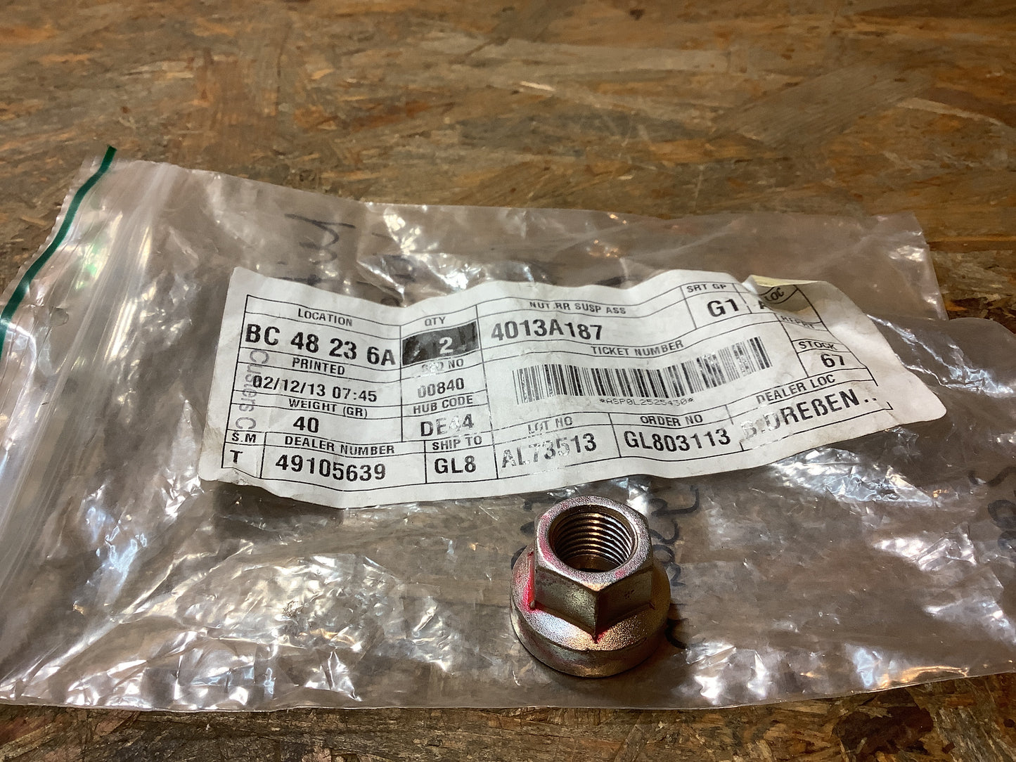 Mitsubishi Pajero, Montero Mutter, vorderer Aufhängungsarm Original Mitsubishi NEU