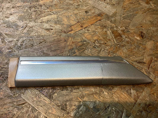 Mitsubishi Galant, Sapporo Kotflügelzierleiste V.L Original Mitsubishi NEU