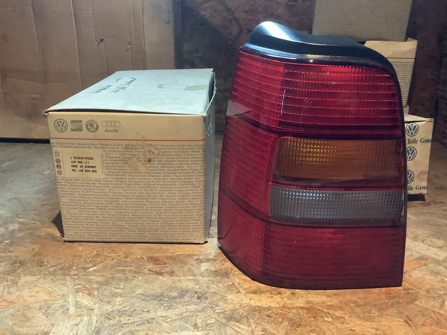 Vw Golf 3 Varant Heckleuchte links Original Genuine Parts NEU