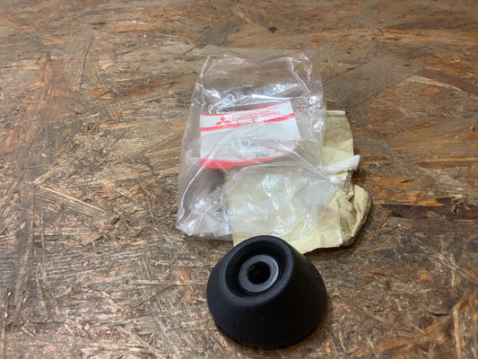 Mitsubishi Mirage J (Schrägheck) 4FA/F Tülle, Gummi, Scheibenwischer hinten Original Mitsubishi NEU