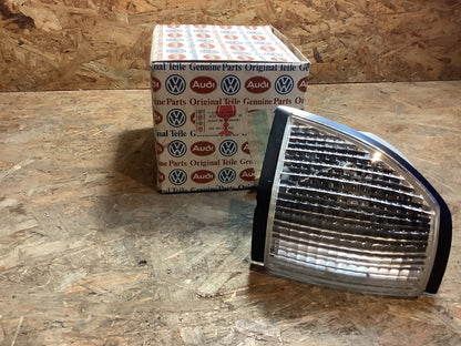 Audi 80 Blinkerleuchte rechts weiß Original Genuine Parts NEU