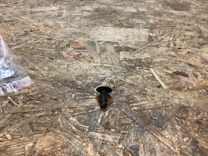 Corsa B, Tigra Clip Laderaumabdeckung Seitenwand grau Original GM NEU