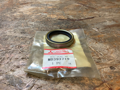 Mitsubishi L300, L400 Wellendichtring, Radlagersatz Original Mitsubishi NEU