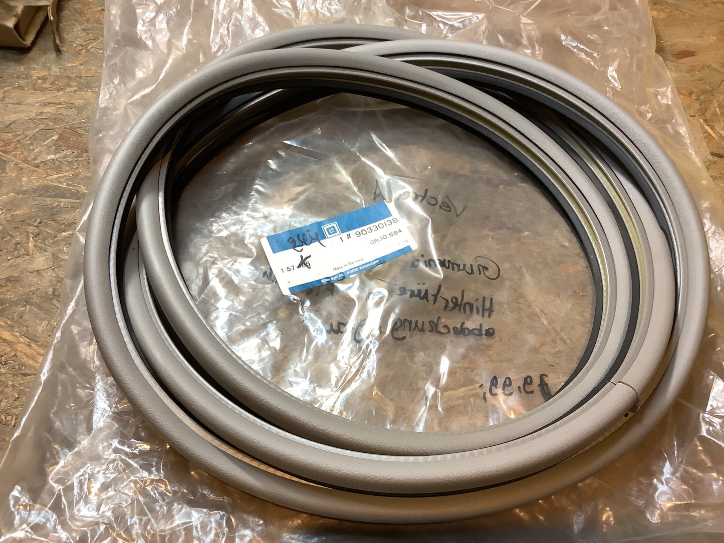 Vectra A Gummiabdichtung Hintertüre mit Flanschabdeckung , grau Original GM NEU