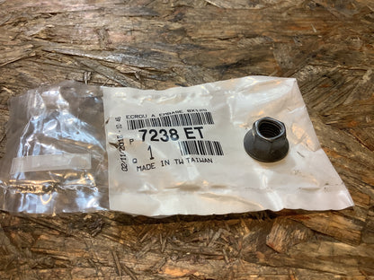 Citroën/Peugeot Mutter mit Basis NEU