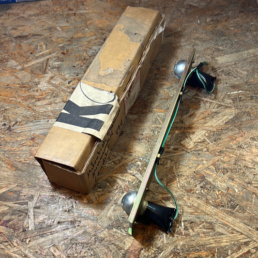 Original Mitsubishi Kennzeichen leuchte Oldtimer NEU MB070350