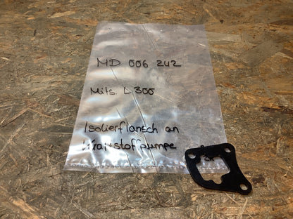 Mitsubishi L300 Isolierflansch an Kraftstoffpumpe Original Mitsubishi NEU