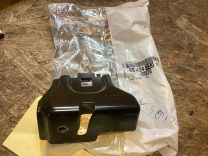 Peugeot 208 Halter Stoßstange vorn links Original PSA Groupe NEU