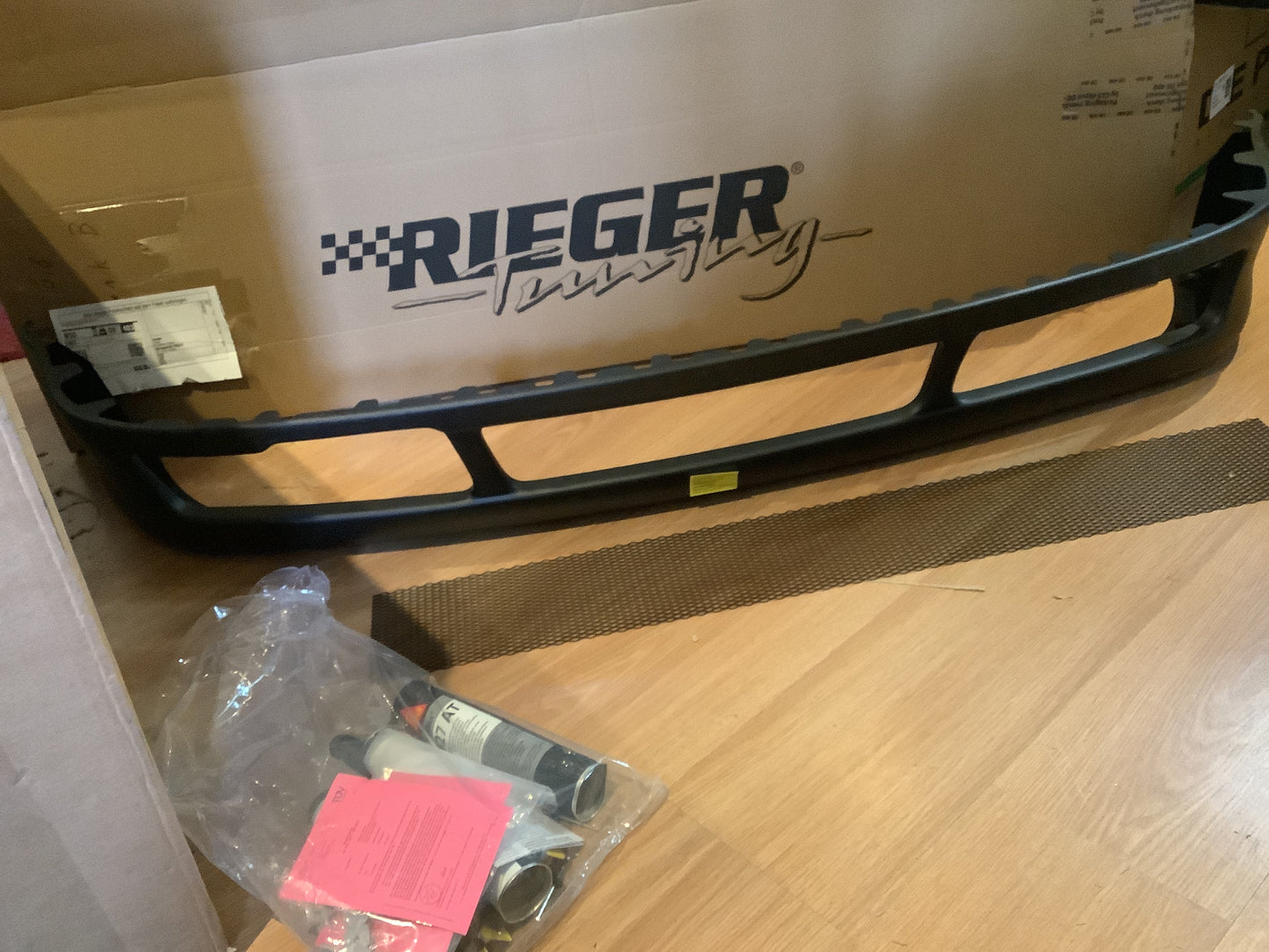 VW Golf 4 Rieger Heckansatz   -> nicht für hochgezogene ESD!    Nicht für Cabrio ABS, 
inkl. Alugitter, Gutachten, Montagezubehör