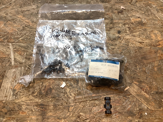 Kadett C, Ascona, Manta B Halter, Zierleiste Original GM NEU