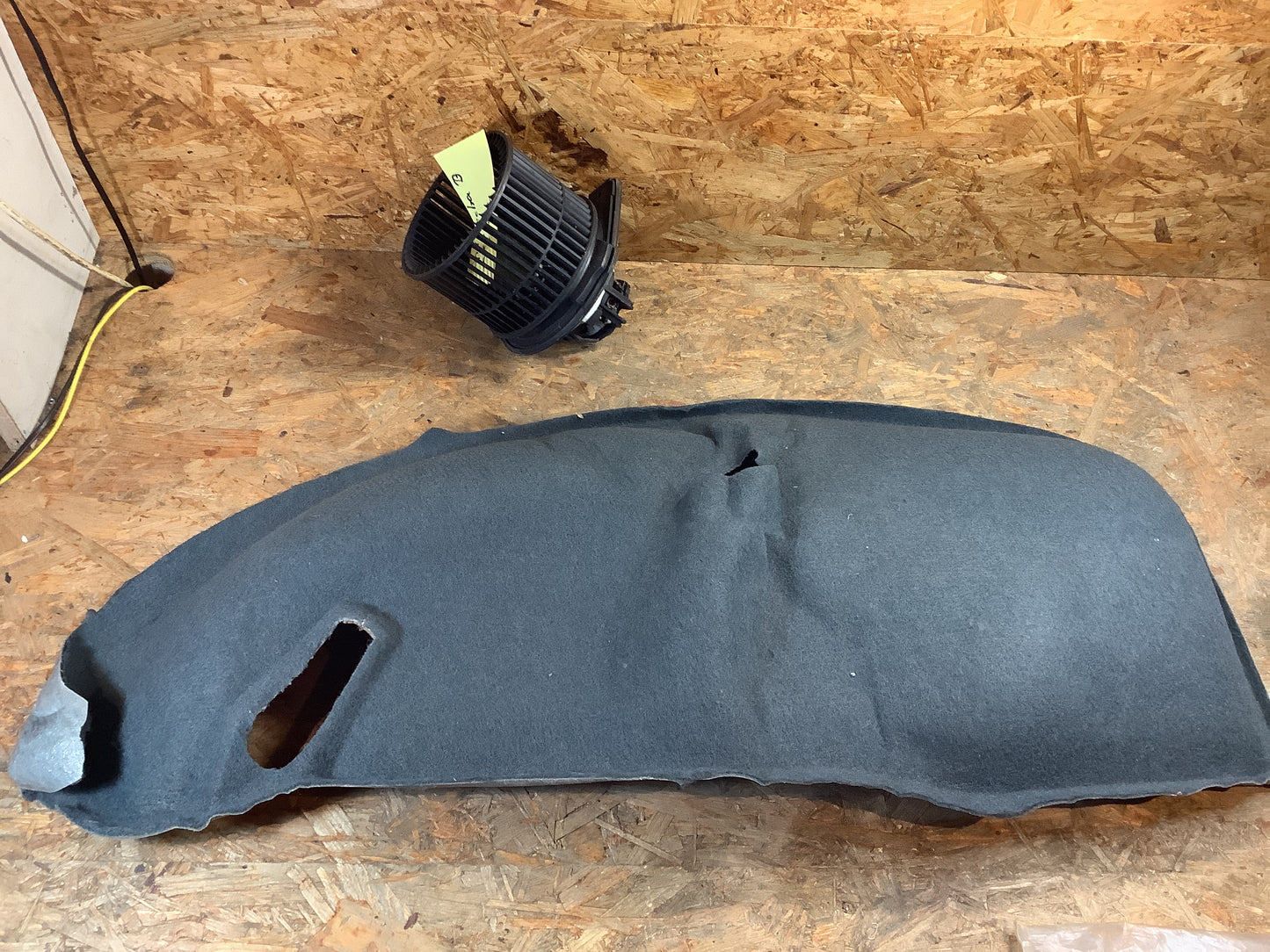 Opel Kadett E Radhauskasten hinten rechts Original GM NEU