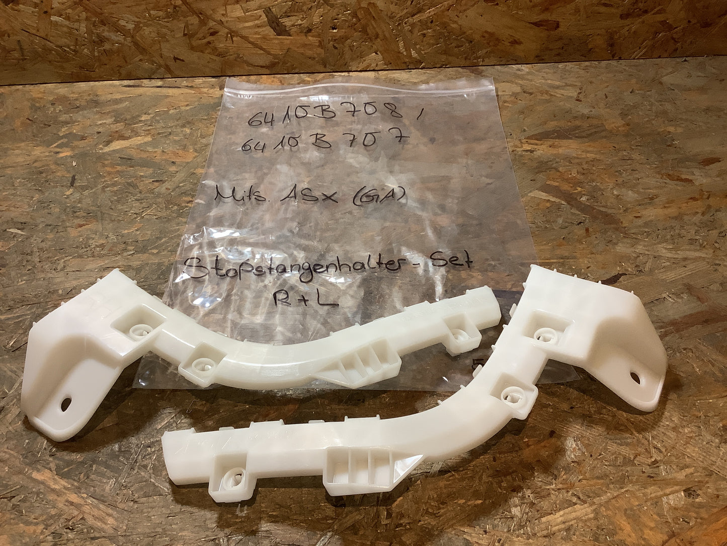 Mitsubishi ASX (GA) Stoßstangenhalter-Set R+L Original Mitsubishi NEU