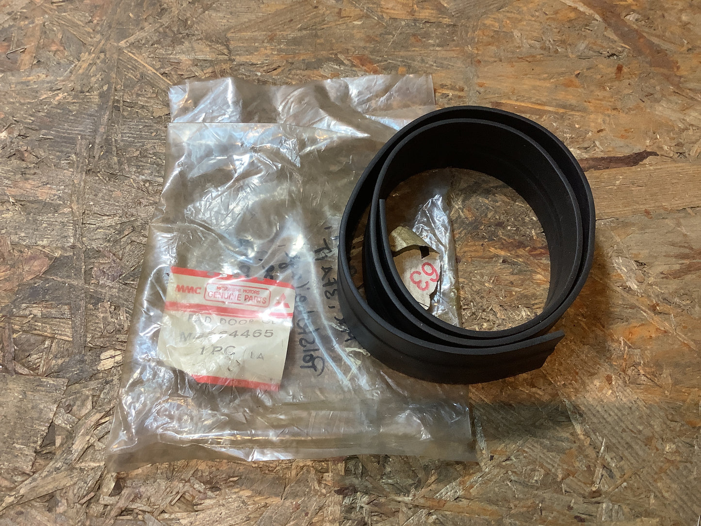 Mitsubishi Cariot, Mx, 3FAIT Polsterbeilage, Türscheibe Tür vorne Original Mitsubishi NEU