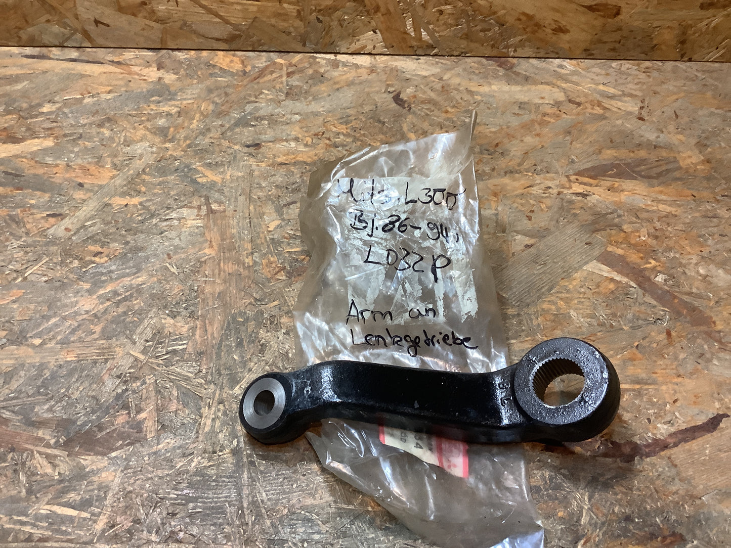 Mitsubishi L300 Arm an Lenkgetriebe Original NEU