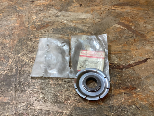 Mitsubishi Cariot, LBUE2 Distanzstück, MIT-Eingangswelle Original Mitsubishi NEU