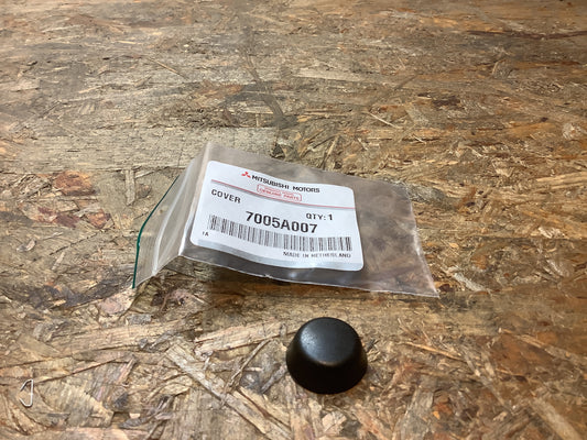 Mitsubishi Colt Z32A Abdeckung, vordere Sicherheitsgurtführung Original Mitsubishi NEU