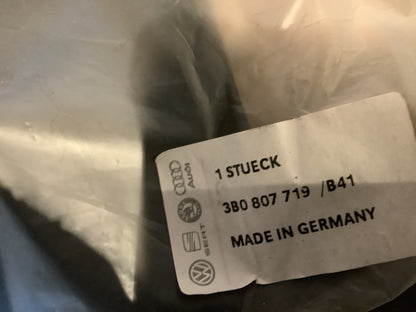 VW Passat B5 Kennzeichenblende Original VW NEU