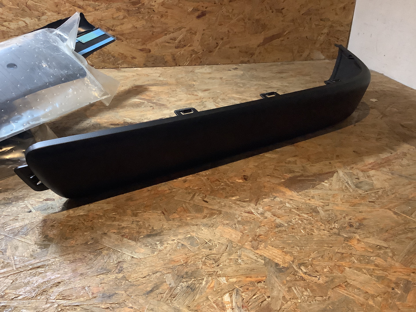 Audi C4 Blende Stoßfänger hinten links Original Audi NEU