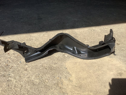 Audi 80, A4 Avant Coupé/Cabrio Längst Träger vorne links Original VW NOS