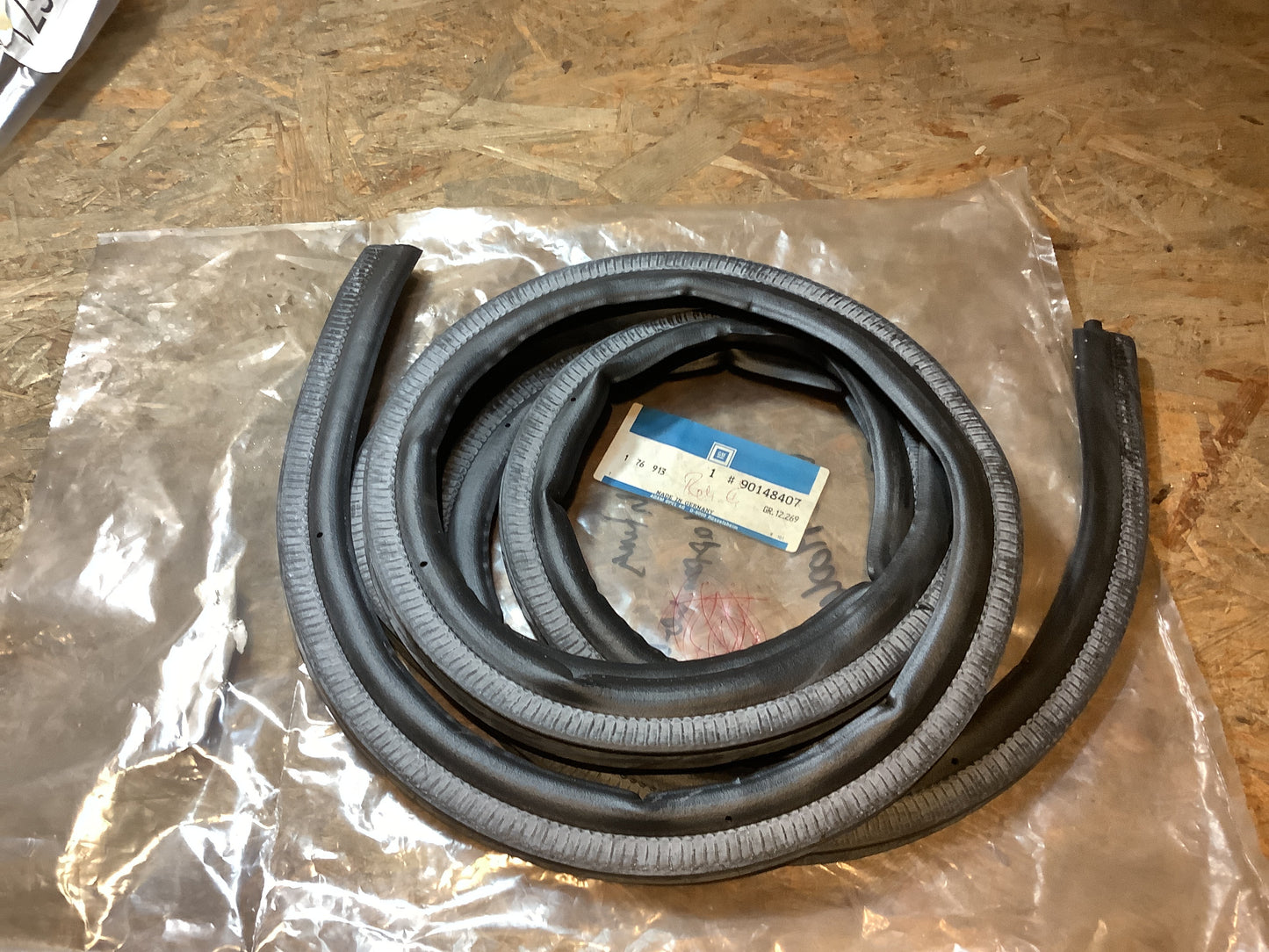 Opel Modell Unbekannt Dichtung Heckklappenverkleidung Original GM NEU