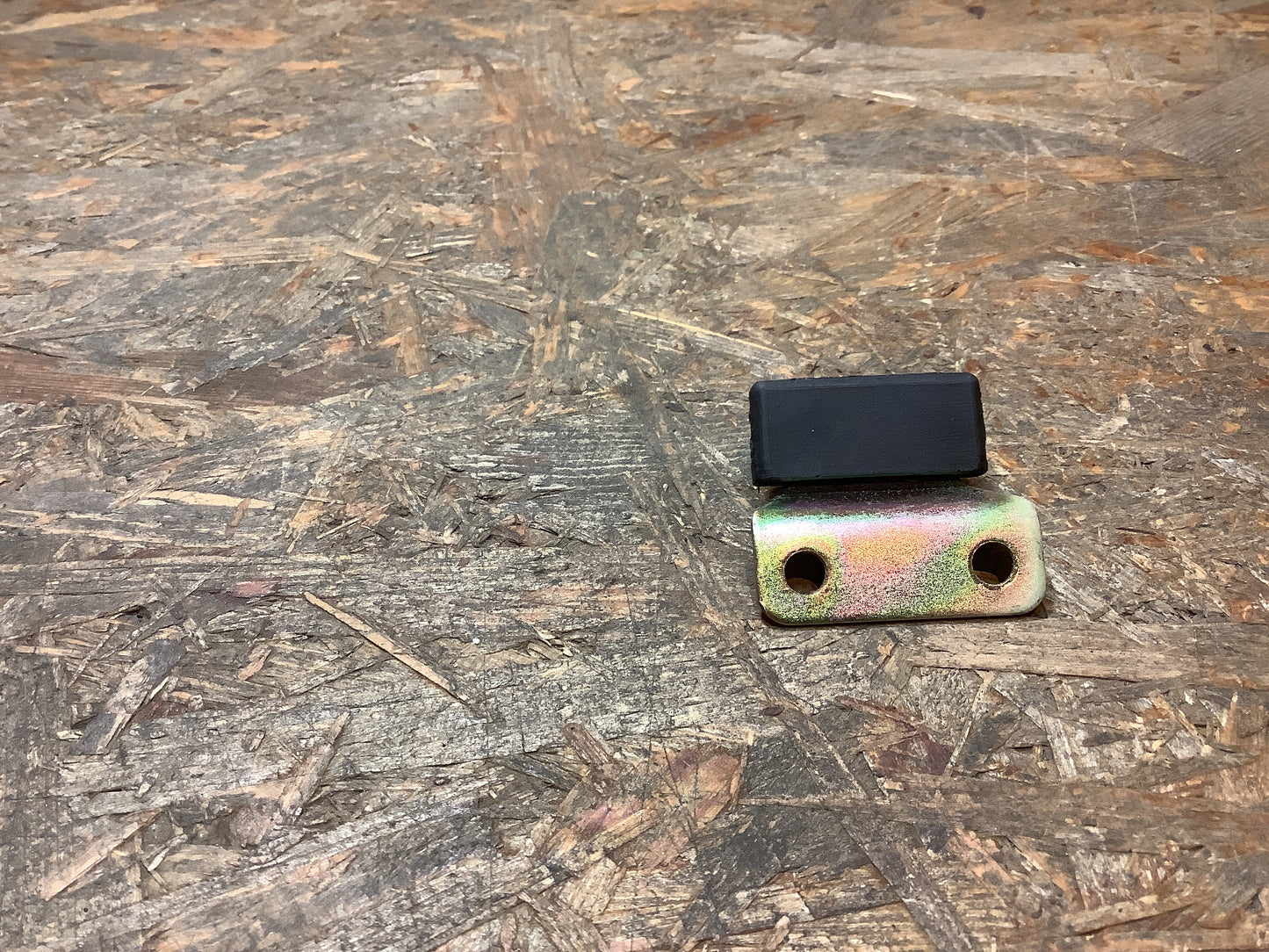 Mitsubishi Anschlaggummi Original Mitsubishi NEU