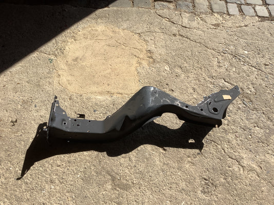 Audi 80, A4 Avant Coupé/Cabrio Längst Träger vorne links Original VW NOS