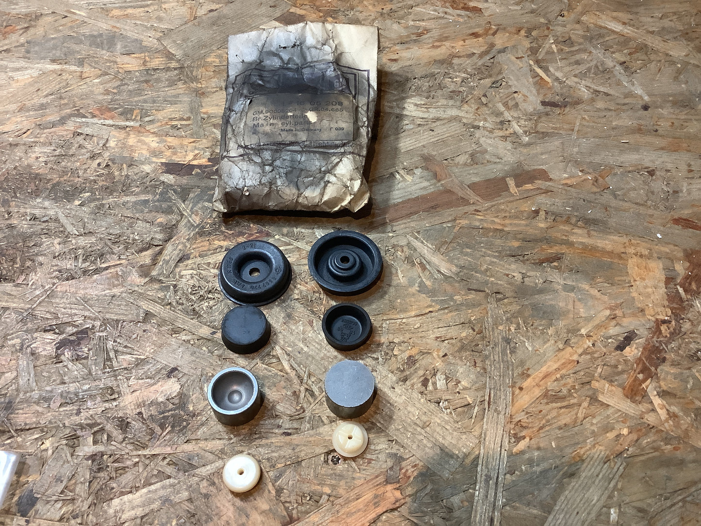 Rekord D/E Reperatursatz, Radbremszylinder hinten Original GM NEU