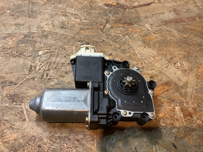 Astra F Fensterheber Motor vorne rechts Original GM NEU