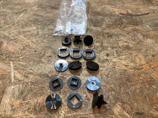 Vectra A Satz Clips an Fußmatte Original GM NEU