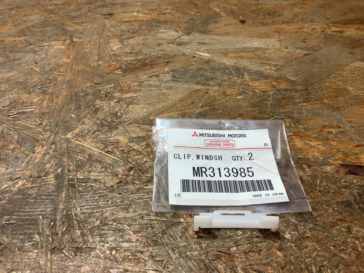Mitsubishi Pajero Evolution, Mivec, V55W Clip, Zierleiste, Frontscheibe Original Mitsubishi NEU