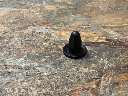 Mitsubishi Space Star, DGUA, Bj. 00-01 Clip, Stoßstange vorne Original Mitsubishi NEU