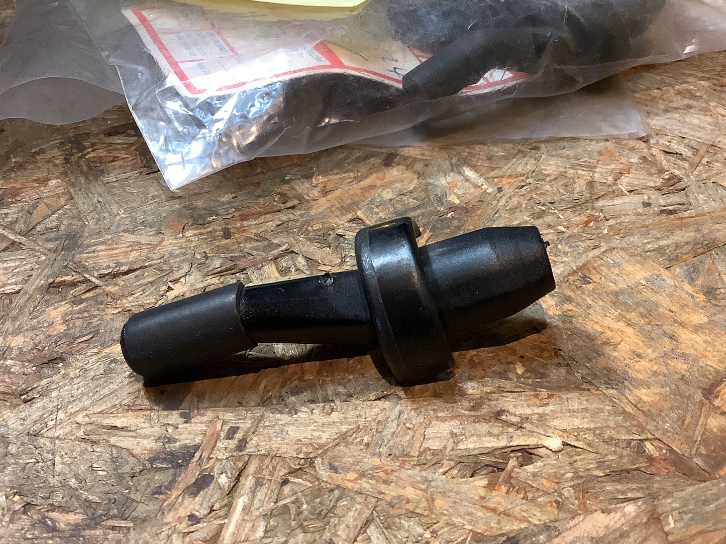 Opel Corsa A, Combo D Bolzen Endstück Laderaumabdeckung Original Esso NEU
