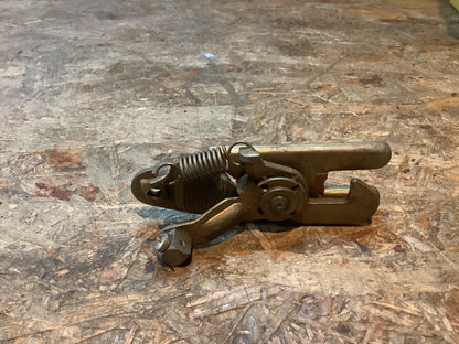 VW Golf I, VW Scirocco I Unterer Motorhaubenverschluss Original Audi NEU