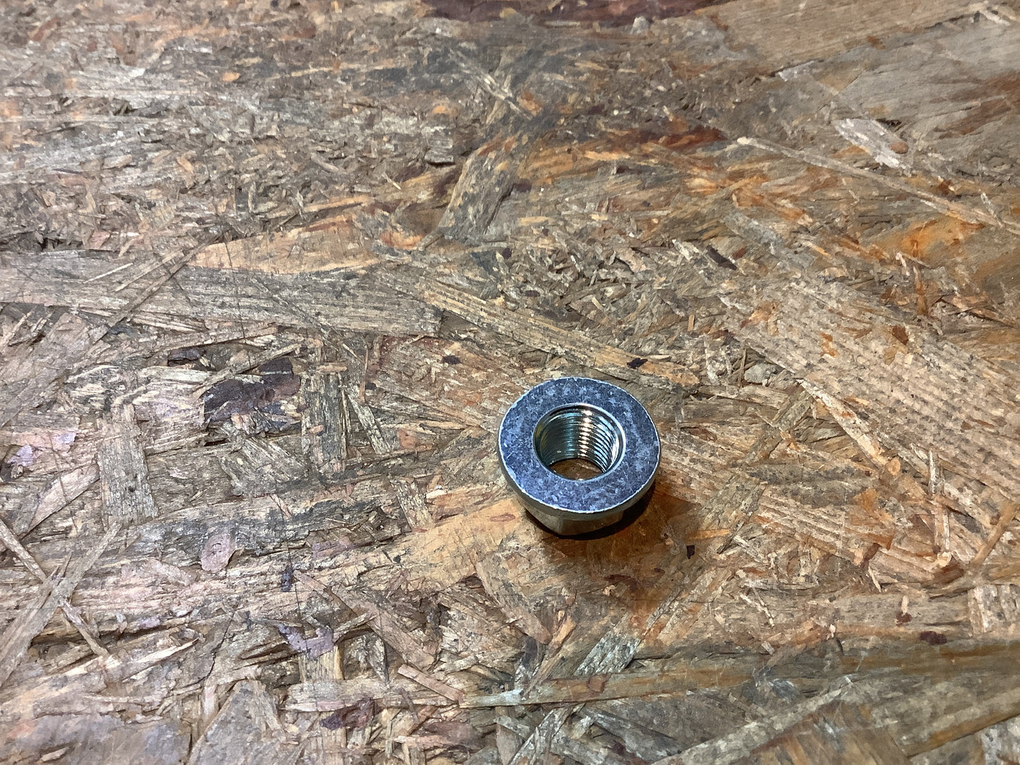 Mitsubishi Evo 3-6 Mutter, Vorderradnabe Original Mitsubishi NEU