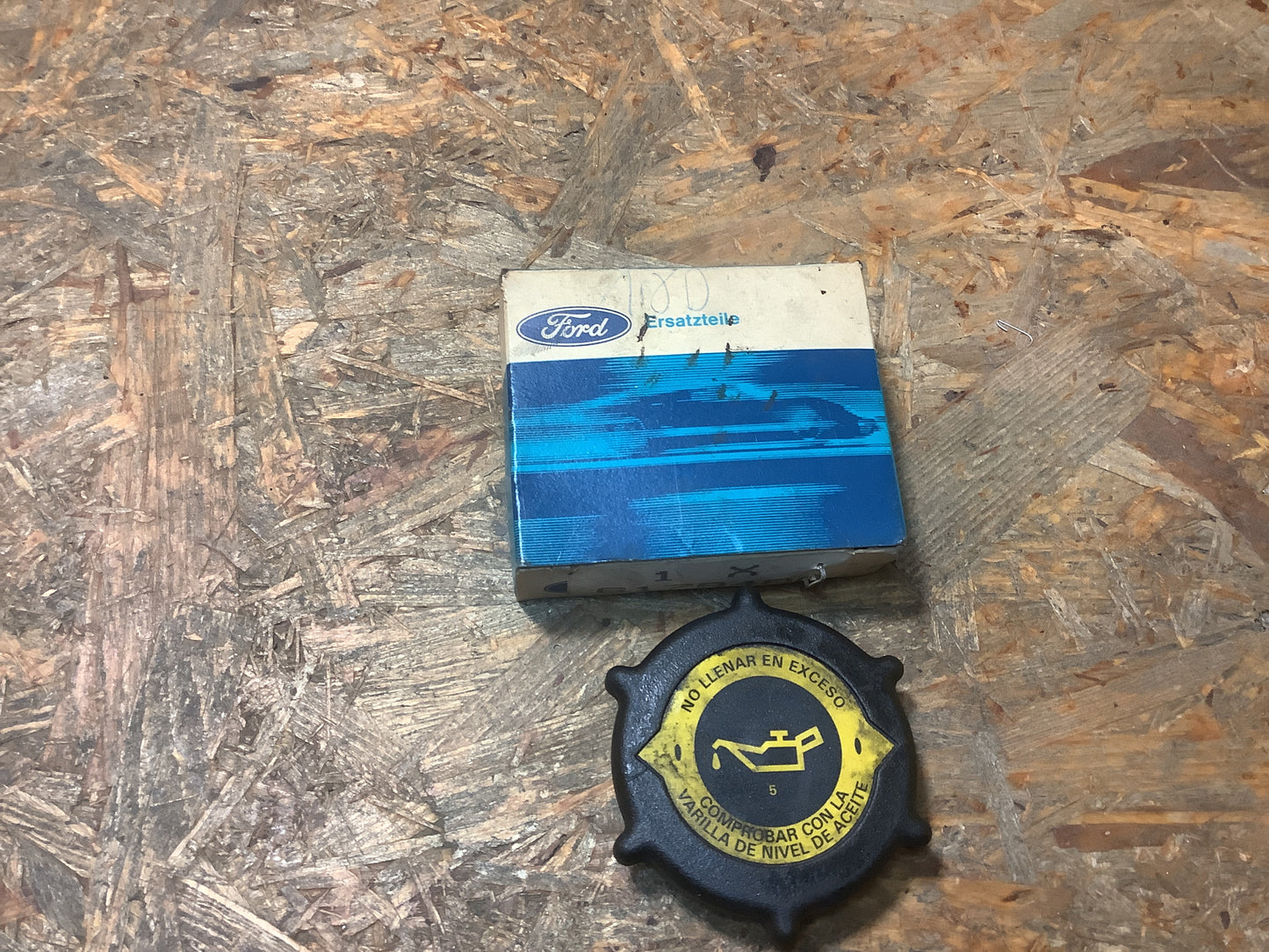 Ford Fiesta/ EscortVerschlussdeckel Öl Original Ford GEBRAUCHT