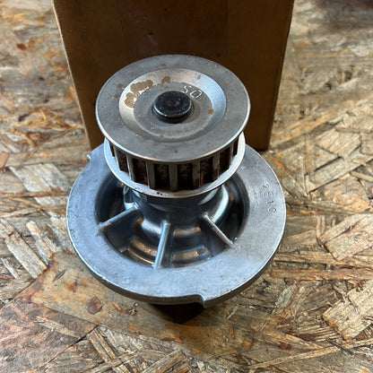 Original GM Chevrolet Kalos 1.4 Wasserpumpe NEU 96872704