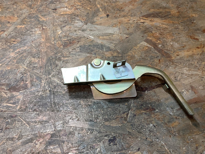 Mitsubishi Chariot Scharnier rechts Original NEU