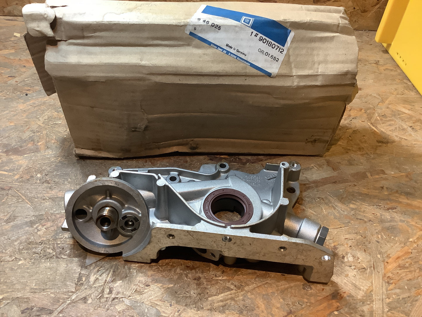 Kadett D 54PS Diesel Ölpumpe Original GM NEU