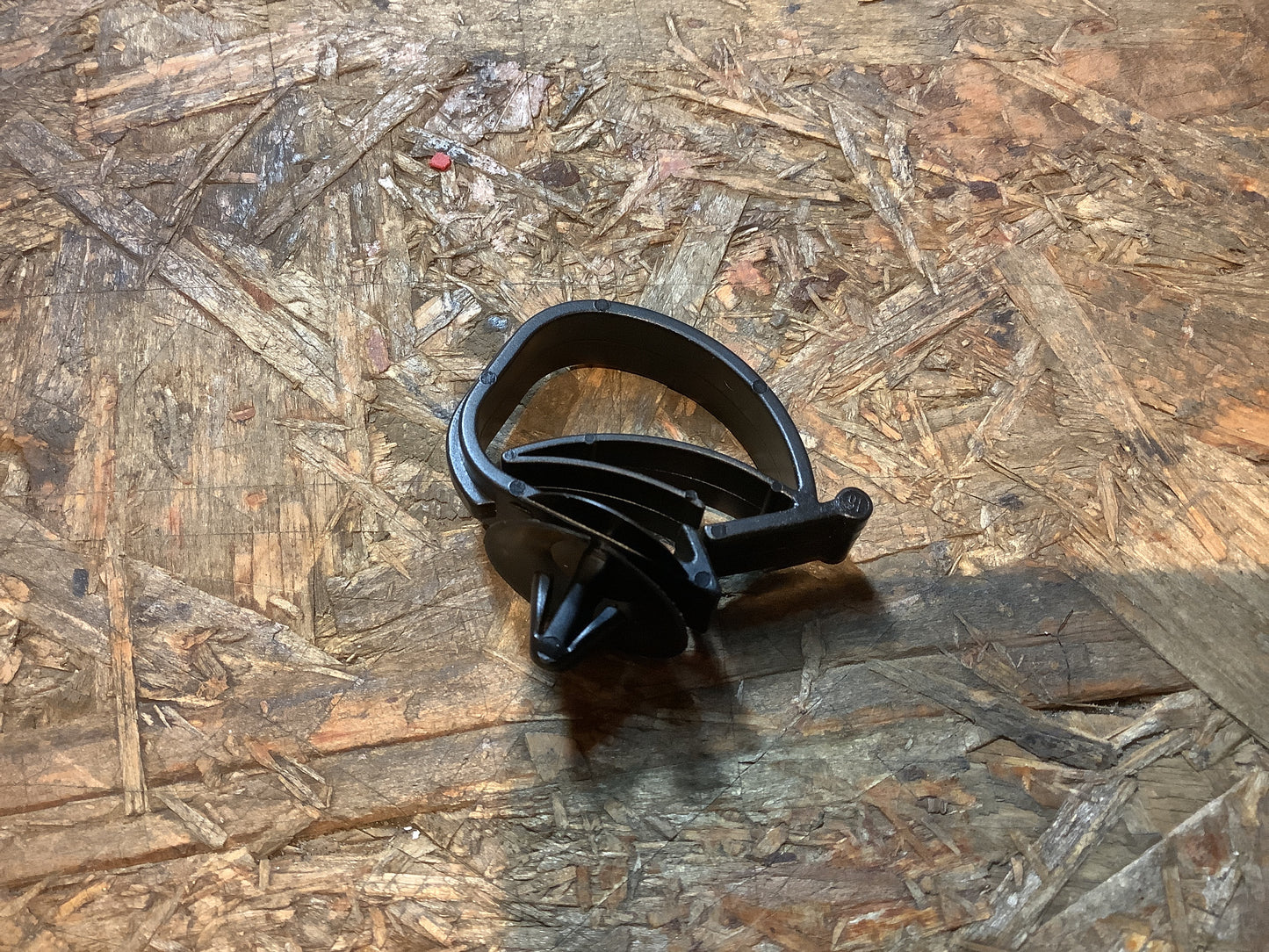 Opel Omega, Vectra, Calibra, Senator, AB Halter Klammer Original GM NEU