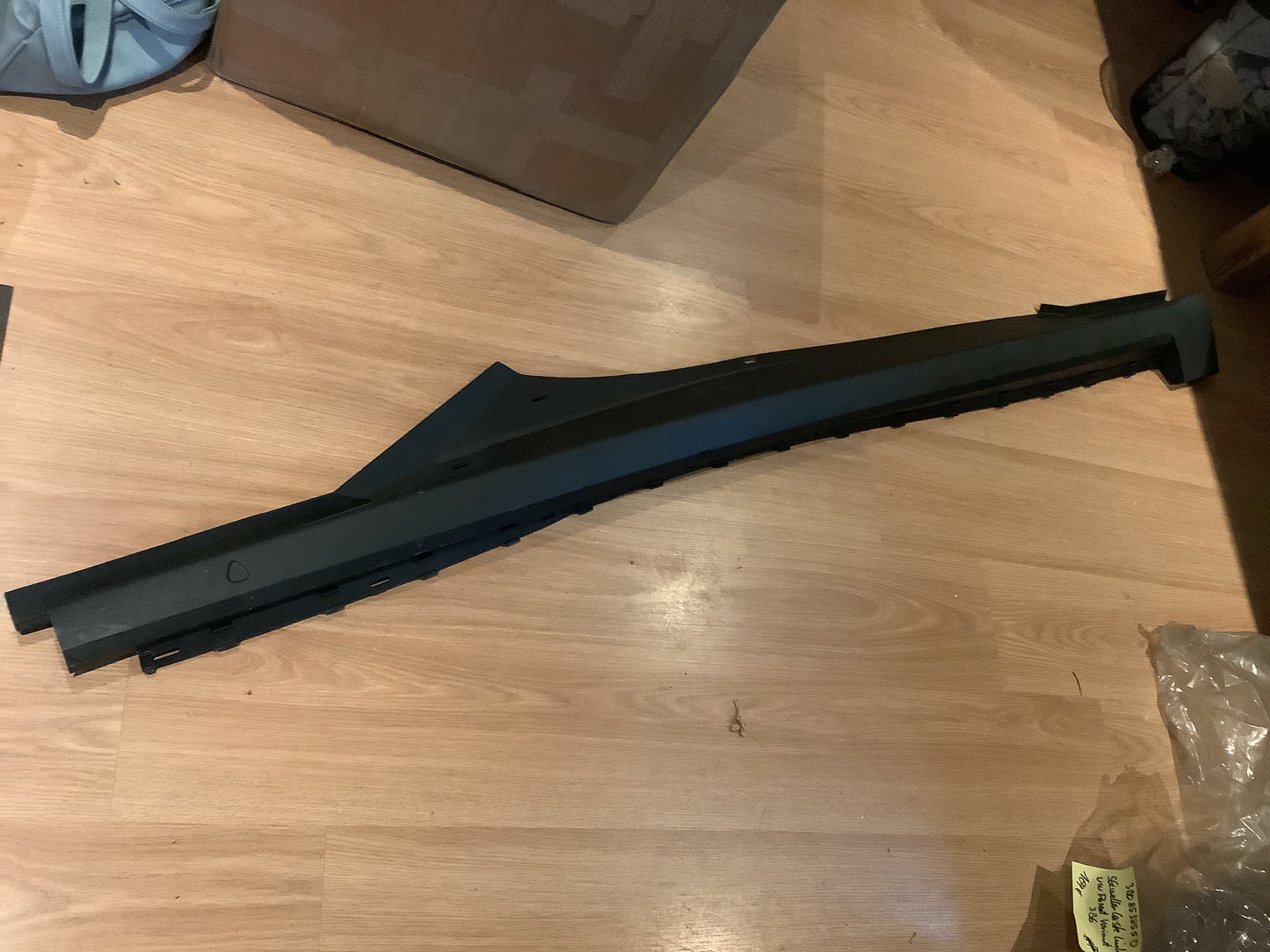 VW Passat Variant 3/36 Schwellerleiste links Original VW NEU