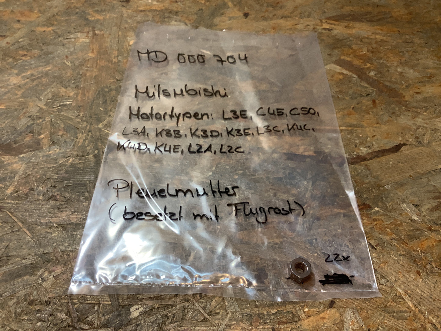 Mitsubishi, Motortypen: L3E, C45, C50, L3A, K3B, K3D, K3E, L3c, K4C, K4D, K4E, L2A, L2C Pleuelmutter (besetzt mit Flugrost) Original Mitsubishi NEU