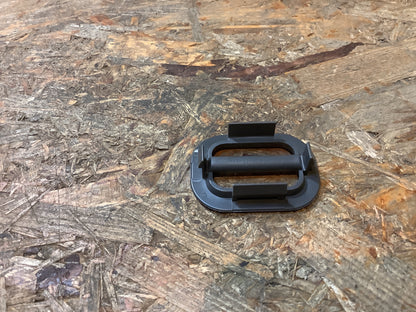 Mitsubishi Pajero V20 Halter, Hutablage Original Mitsubishi NEU