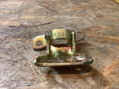 Mitsubishi Galant, Bj.97-02 Türscharnier, hinten links oben Original Mitsubishi NEU