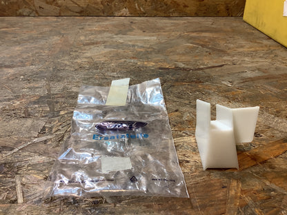 Ford Fiesta  Führung Türscheibe links Original Ford NEU