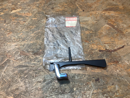 Mitsubishi Pajero Griff vorne Tür Lüfter Fensterschloss, rechts Original NEU