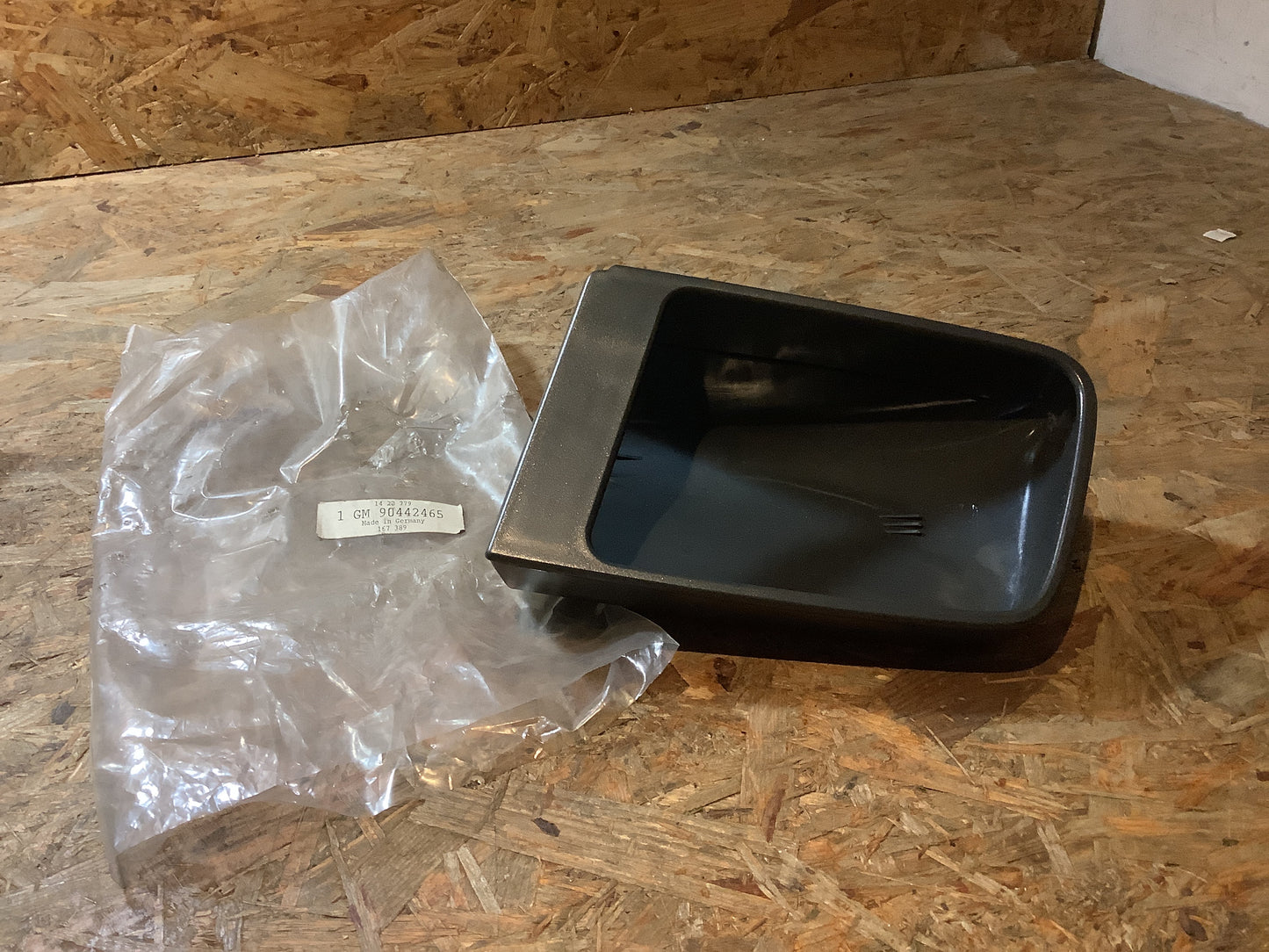 Opel Kadett E Abdeckung Außenspiegel links Original GM NEU