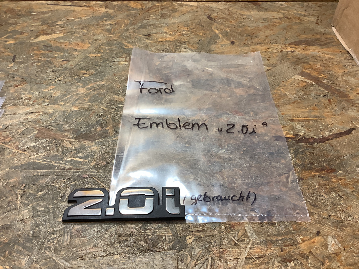 Emblem „2.0i“ Original Ford GEBRAUCHT