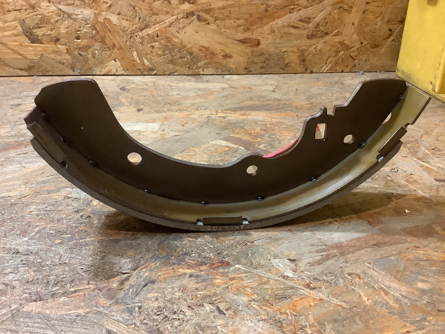 Mitsubishi L300, Delica, L400 Bremsbacke, Hinterachse Original Mitsubishi NEU