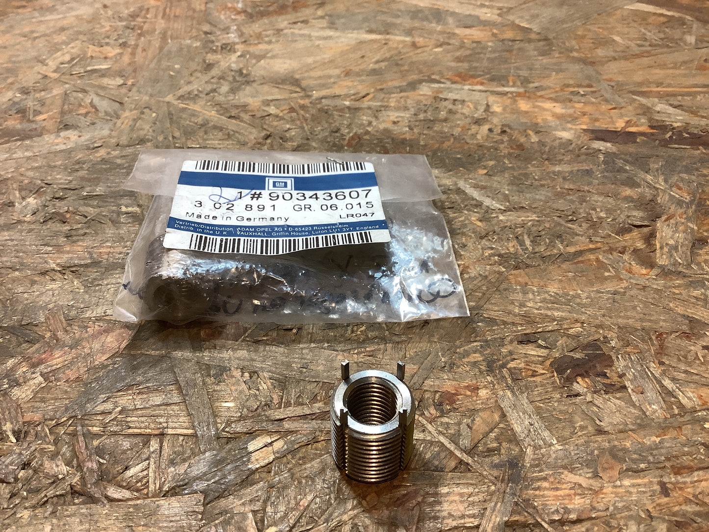 Gewindeeinsatz M12x1.5x18 Querträger an Unterbau Original GM